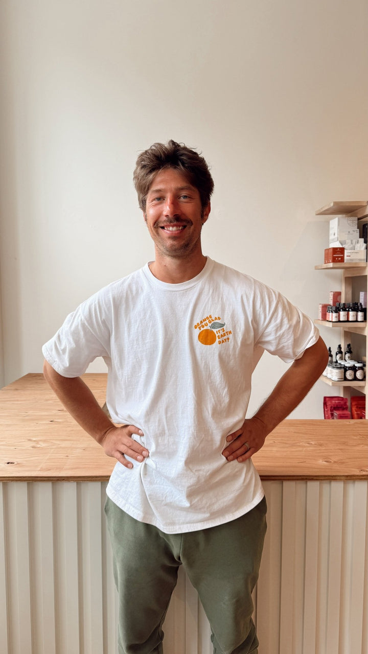 "I'm With Her" | Earth Day 2025 Graphic Tee - Echo Market