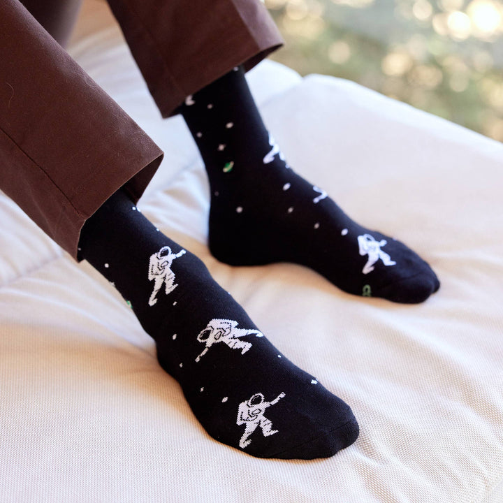 Socks that Support Space Exploration | Floating Astronauts - Echo Market