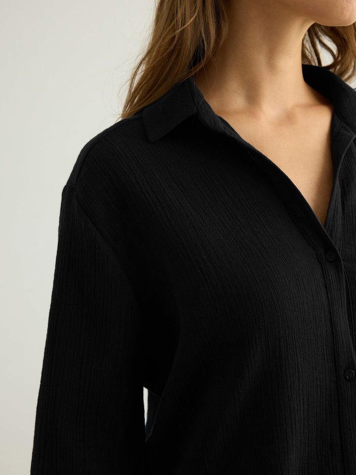 Close up of a Woman wearing the Handloom&