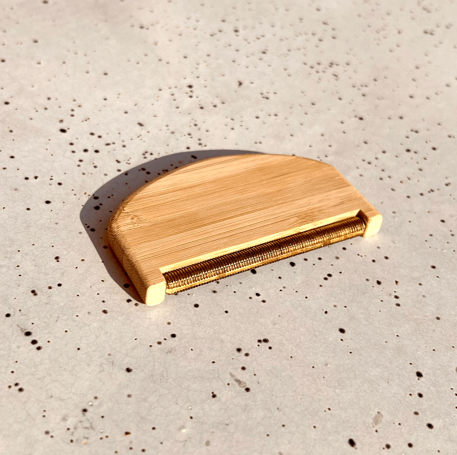 Bamboo Travel Lint Remover - Echo Market