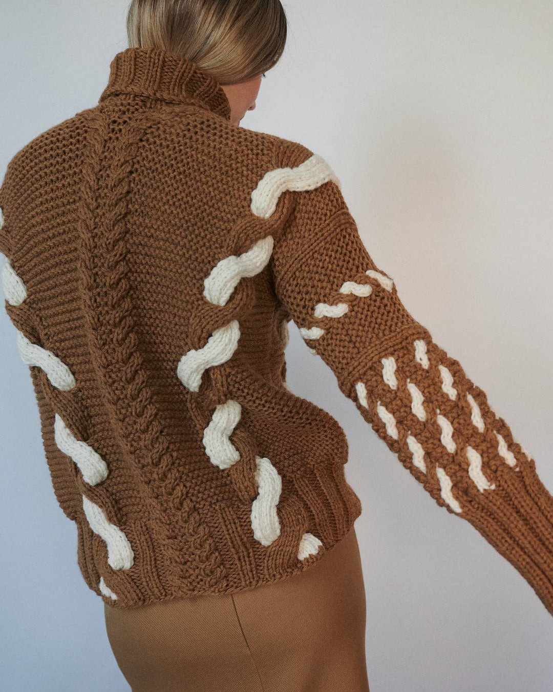 Barbora | Handmade Brown Wool Cable Turtleneck - Echo Market