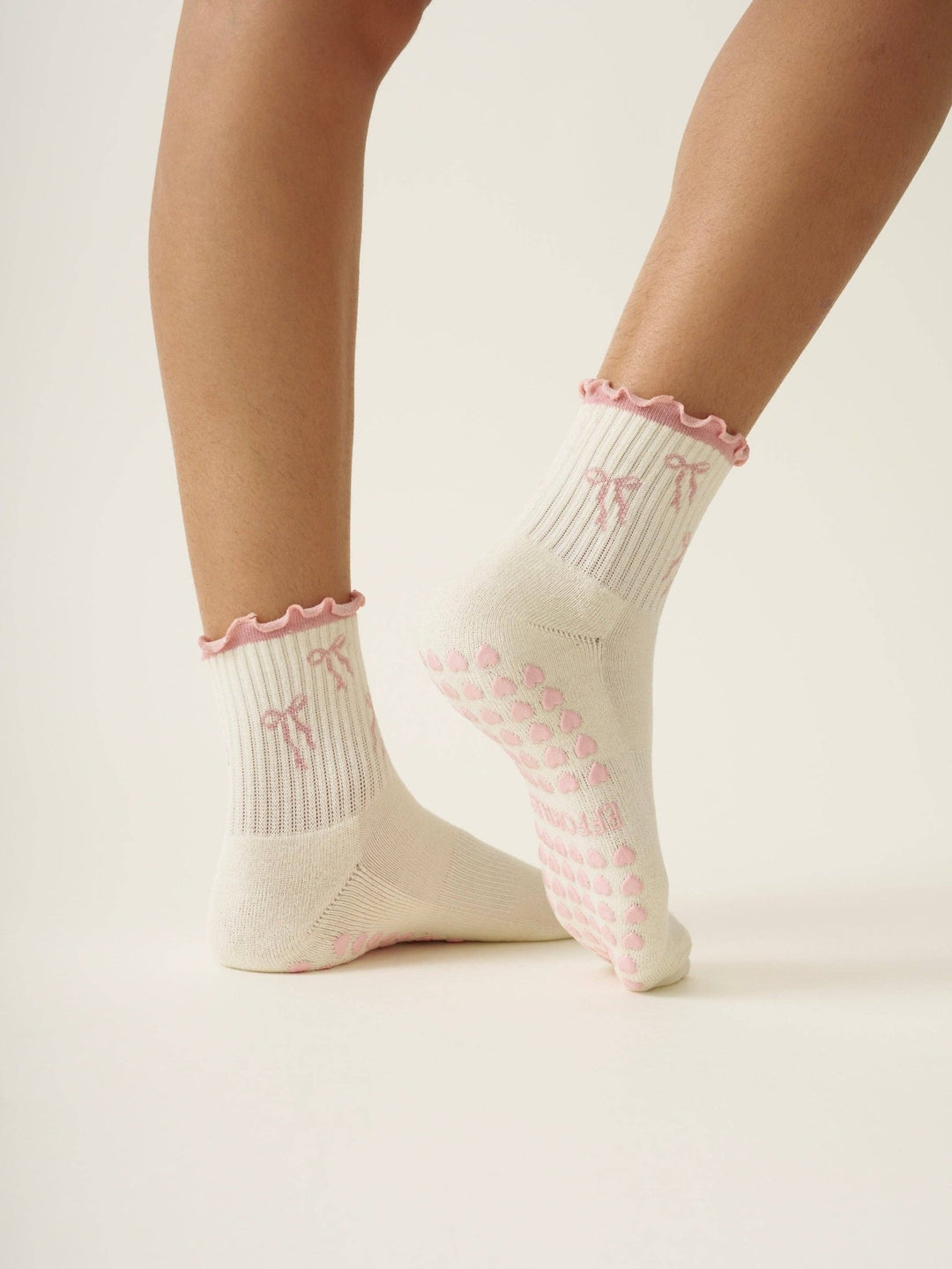 🎀 Bow Ruffle Grip Sock | Soft Pink| Pilates Socks - Echo Market