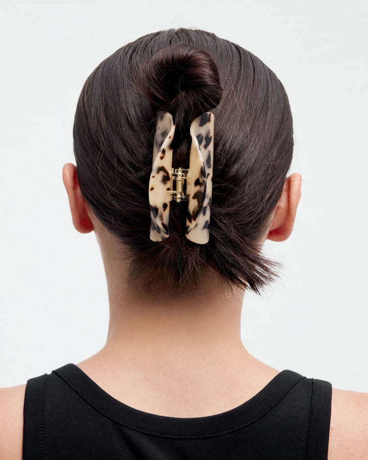 Crescent Claw | Blonde Tortoise - Echo Market