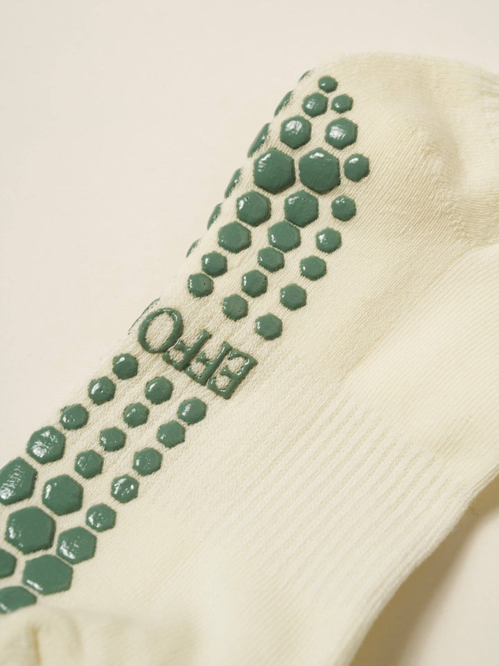 🎄 Cropped Crew Garland Grip Sock | Pilates Socks - Echo Market