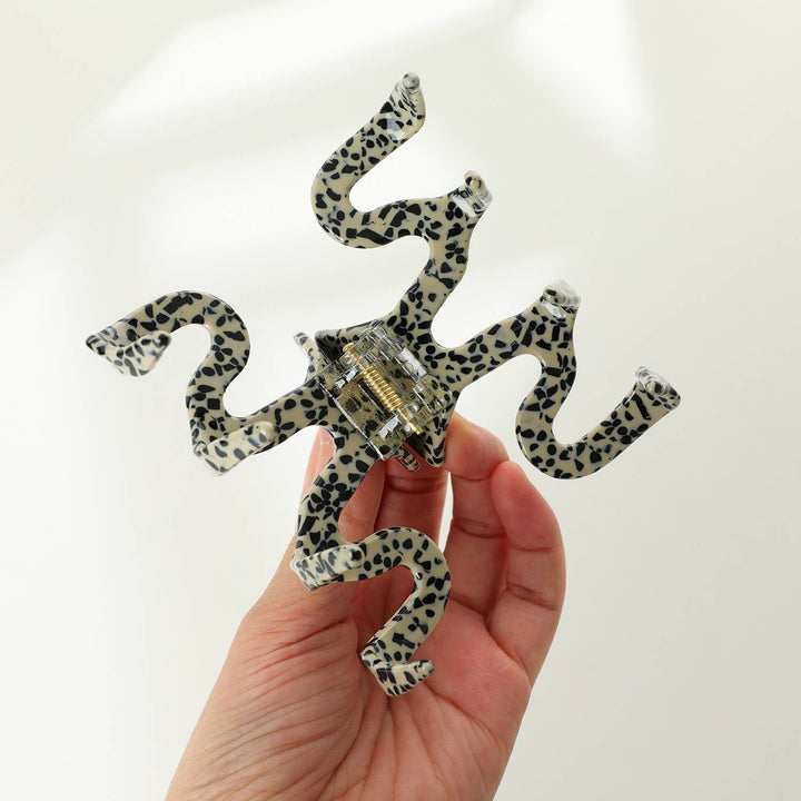 Esme Large | Classic Large Wavy Claw Clip - Echo Market