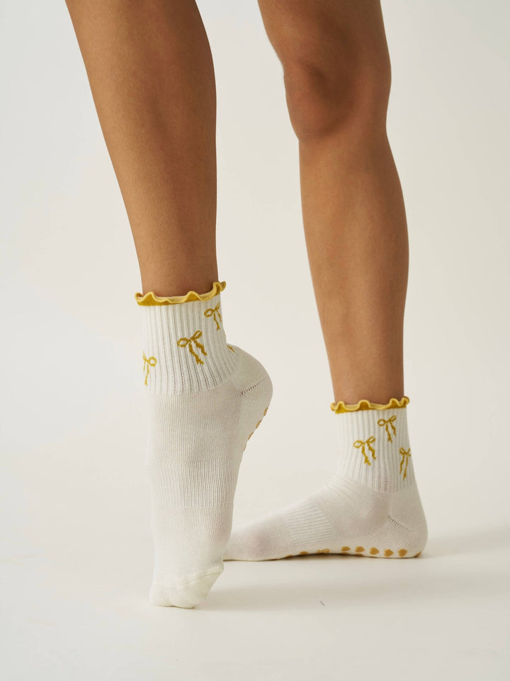 🎀 Gold Bow Ruffle Grip Sock | Pilates Socks - Echo Market