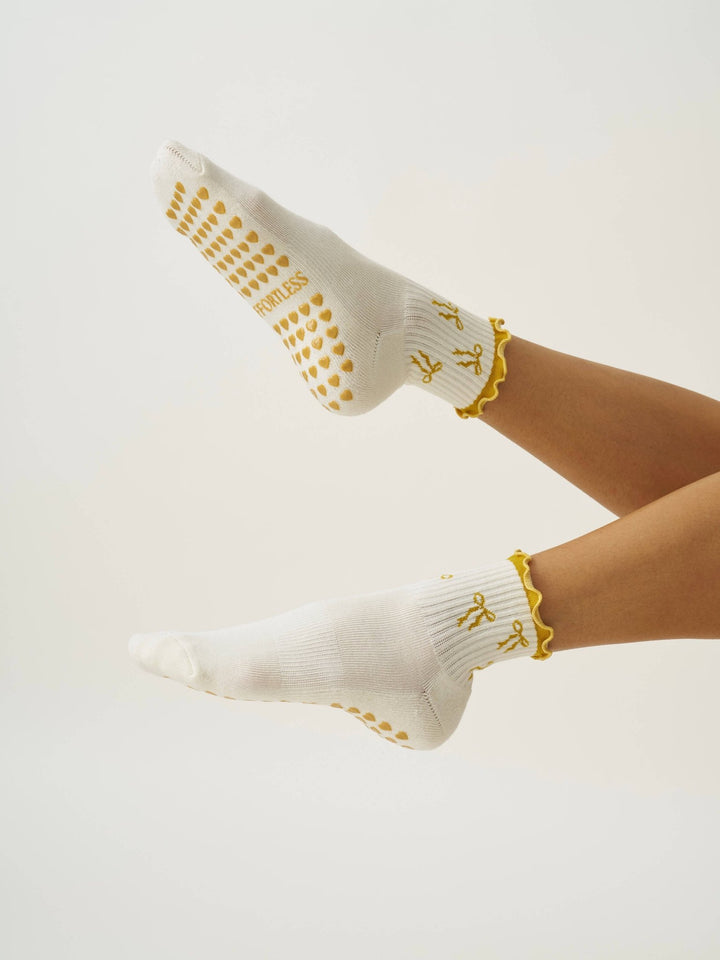 🎀 Gold Bow Ruffle Grip Sock | Pilates Socks - Echo Market