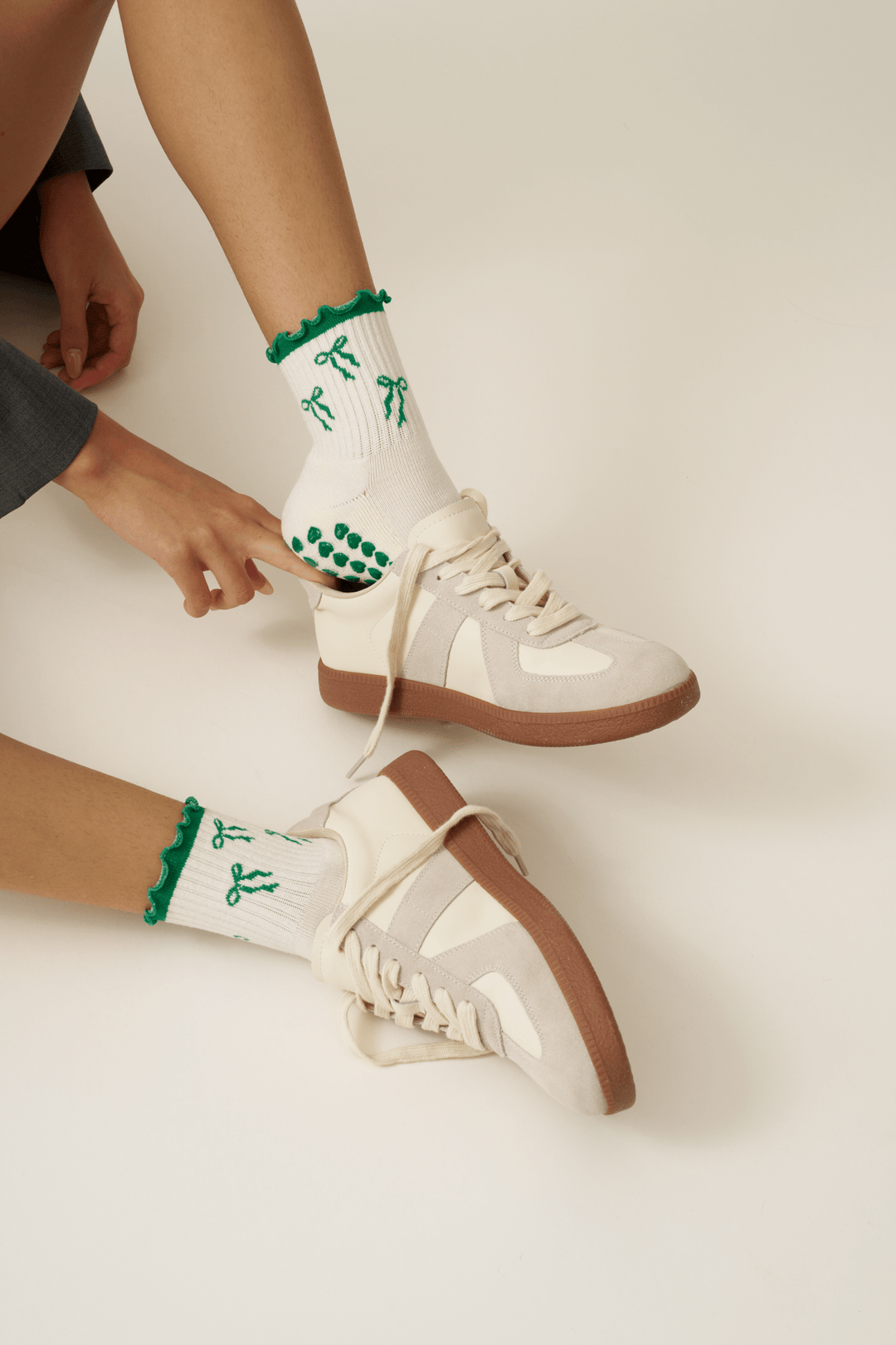 🎀 Green Bow Ruffle Grip Sock | Pilates Socks - Echo Market