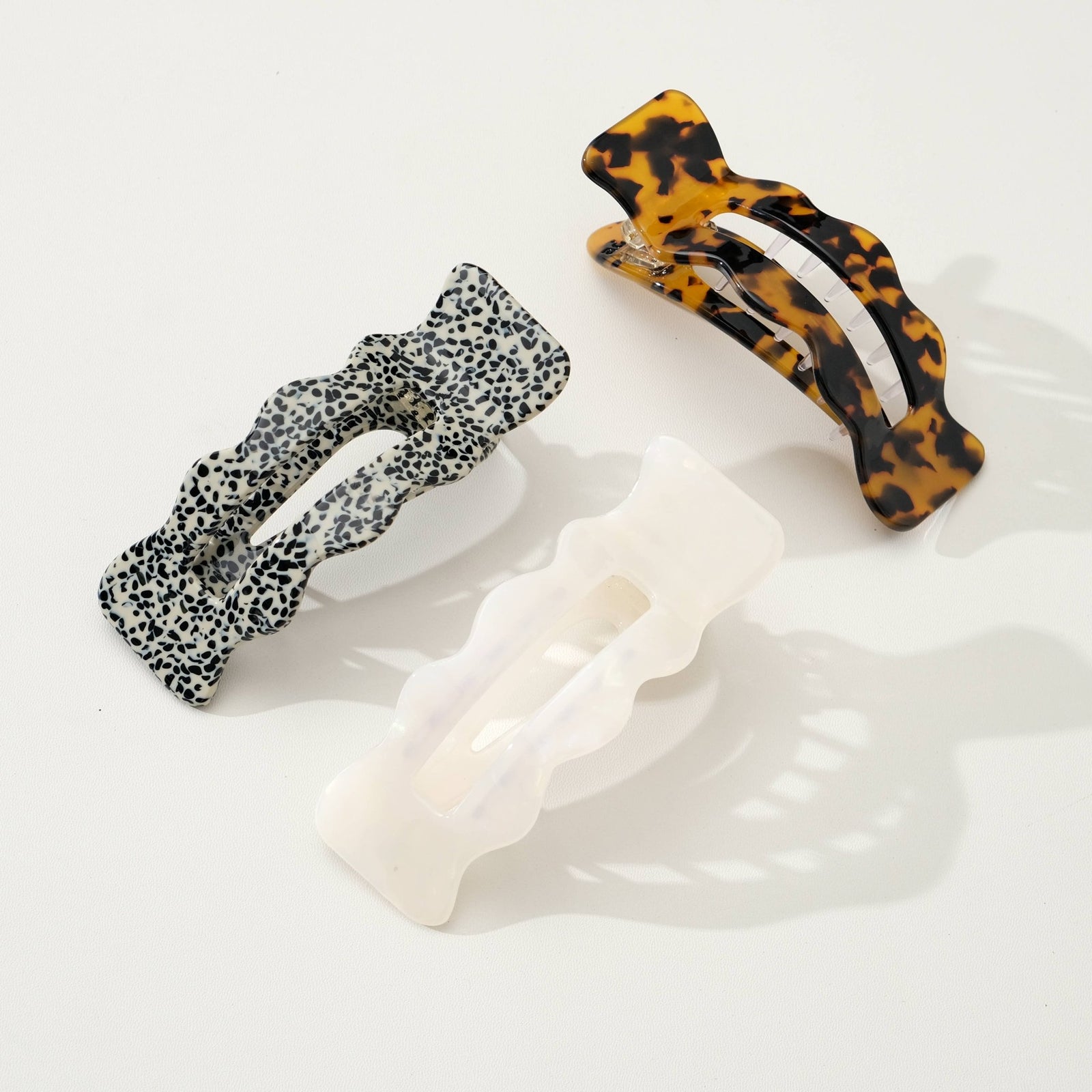 Jane Core | Scalloped Flat Claw Clip - Echo Market