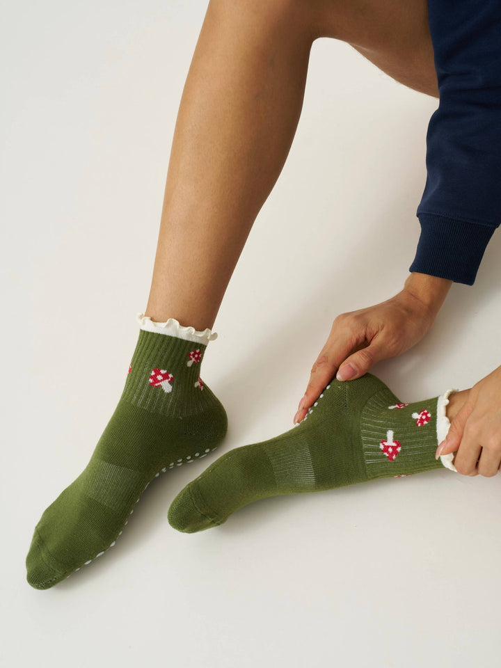 🍄 Mushroom Ruffle Grip Sock | Pilates Socks - Echo Market
