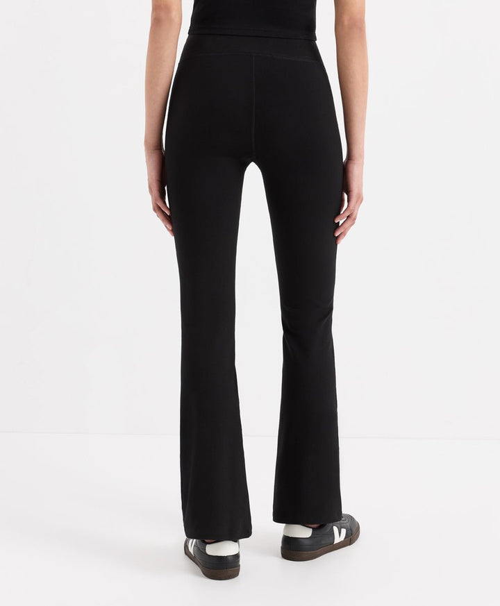 On the Go-To Contour Bootcut Legging - Echo Market