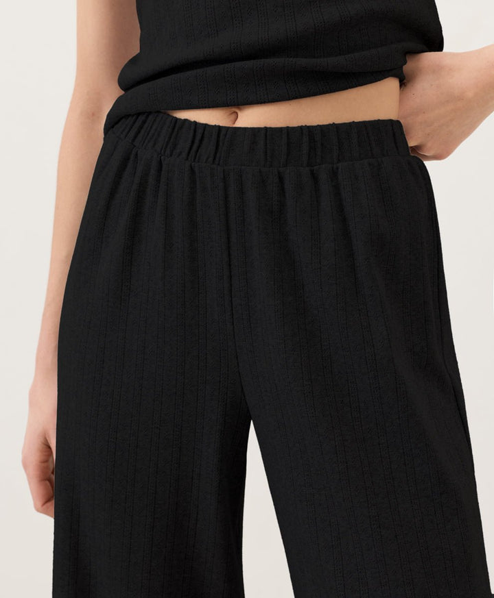 Person wearing Pact&