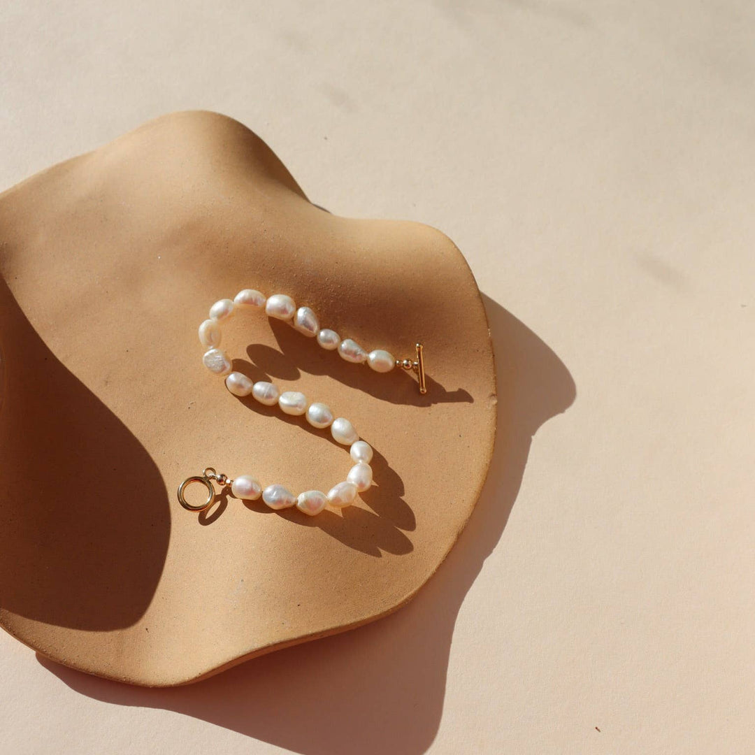 Pearl Muse Toggle Bracelet | 14K Gold FIll - Echo Market