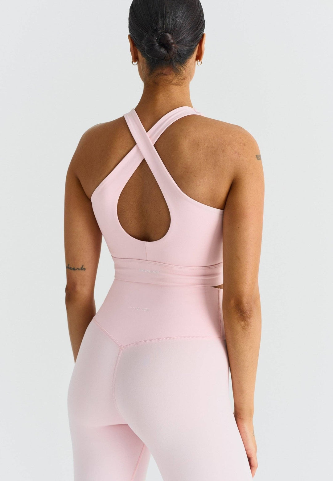 Softsculpt V - neck Cross Back Bra - Echo Market