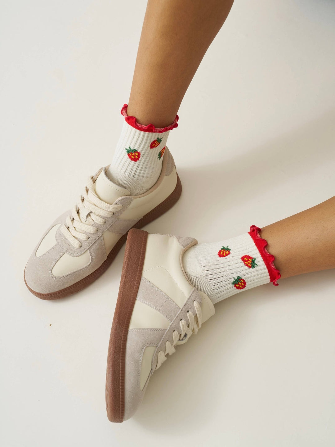 🍓 Strawberry Ruffle Grip Sock | Pilates Socks - Echo Market