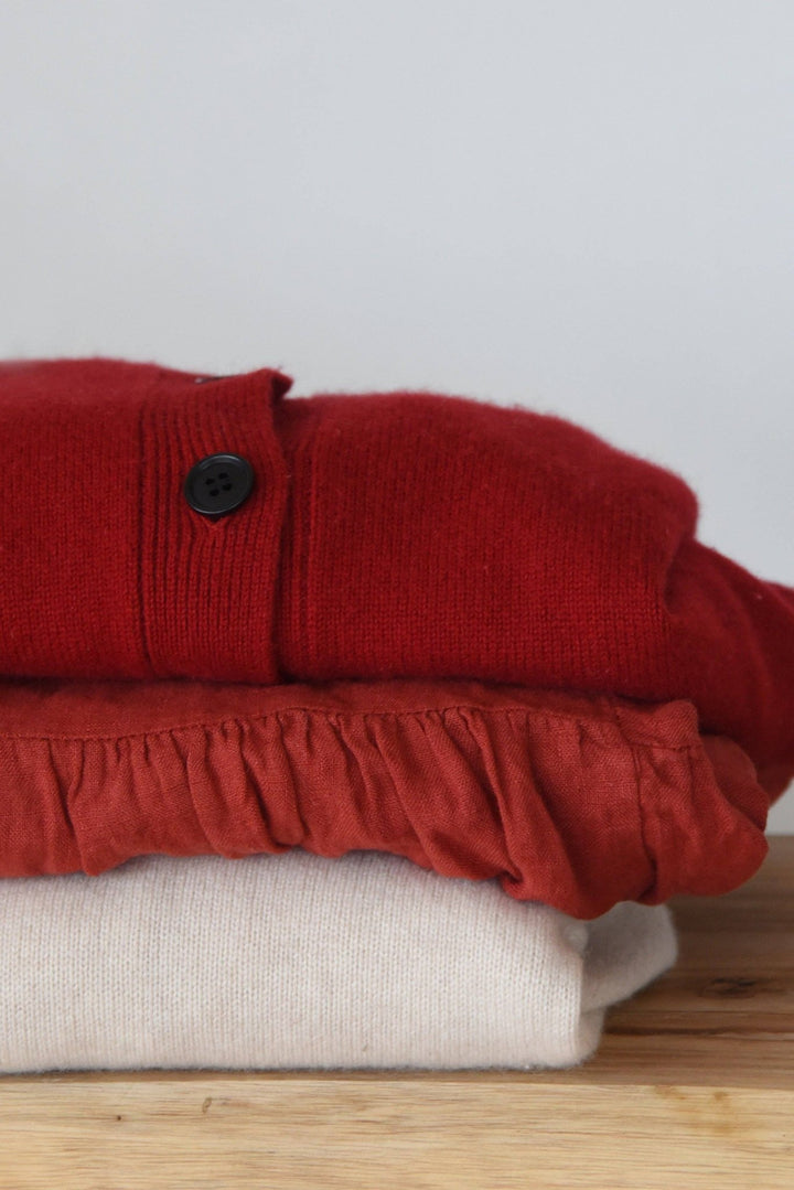 The Cashmere Kaia Cropped Cardigan | Pomegranate - Echo Market