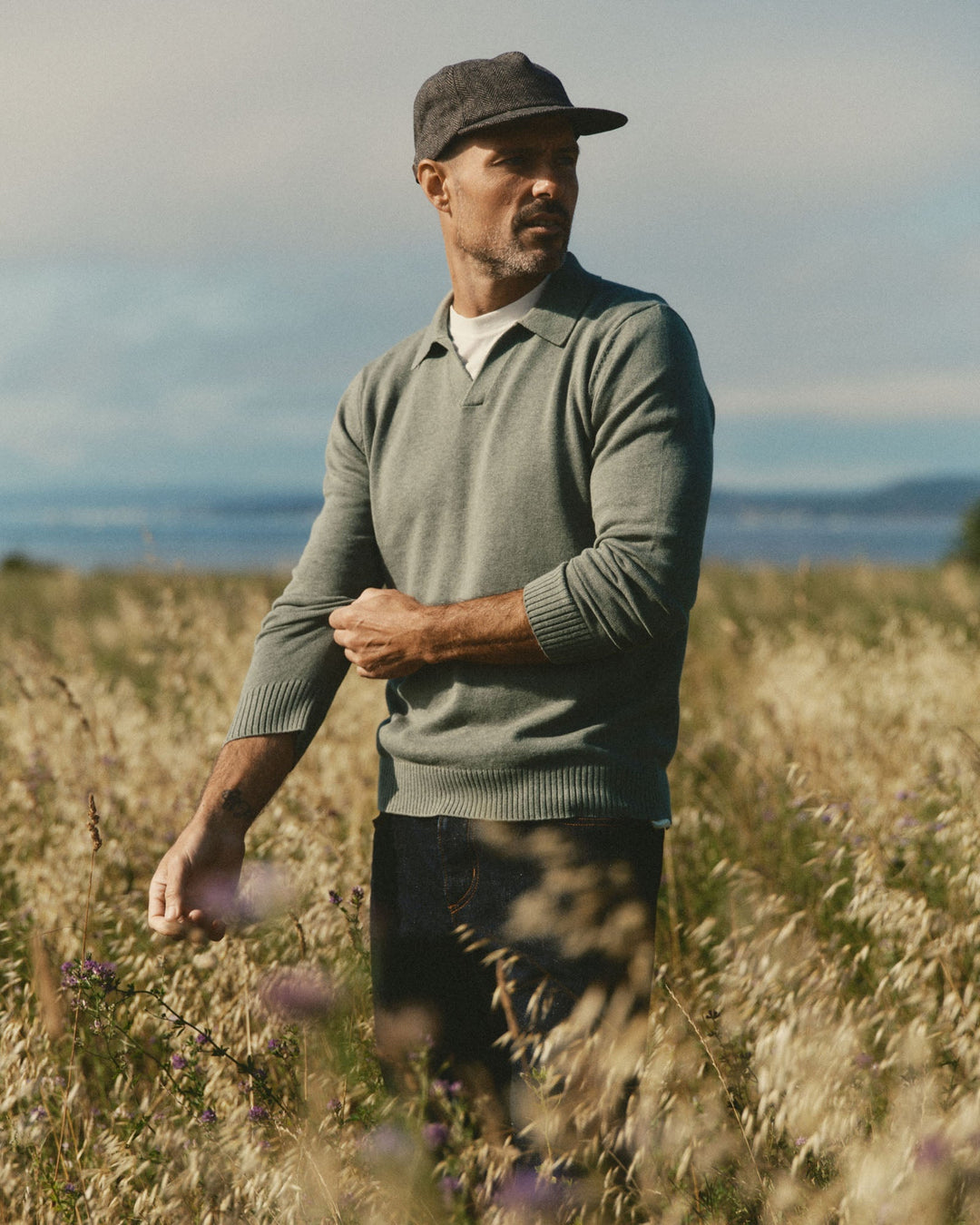 Man wearing Taylor Stitch&
