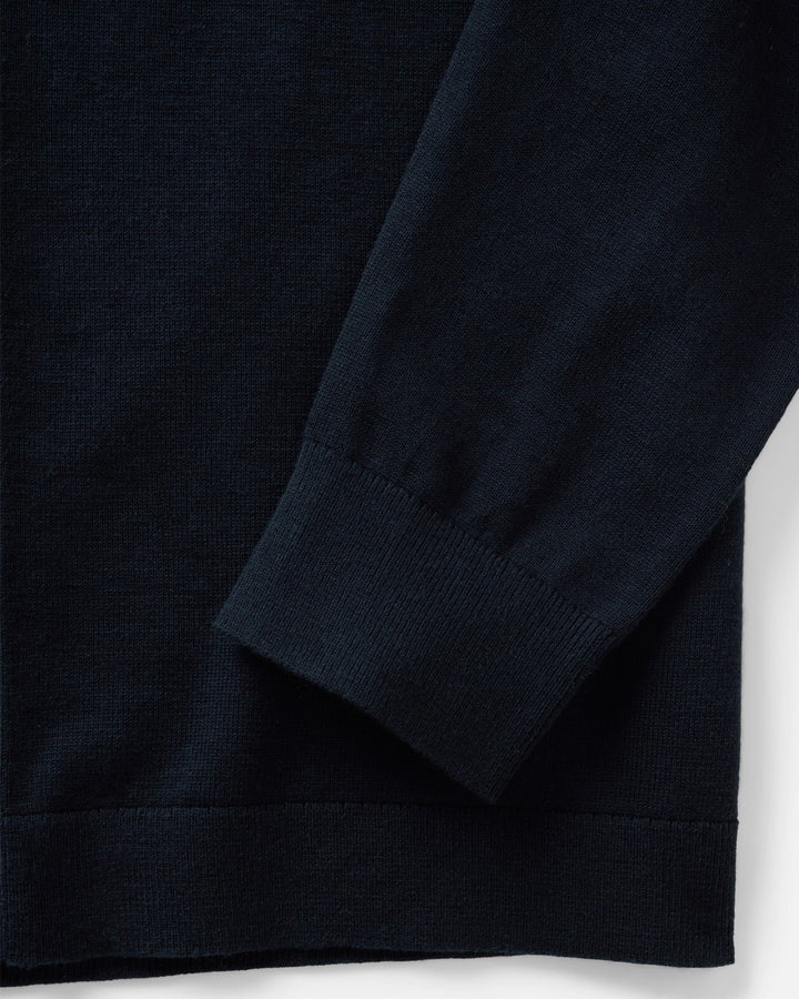 Close-up of Taylor Stitch&