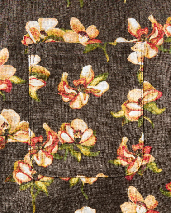 Close up of The Short Sleeve Jack
in Magnolia fabric
