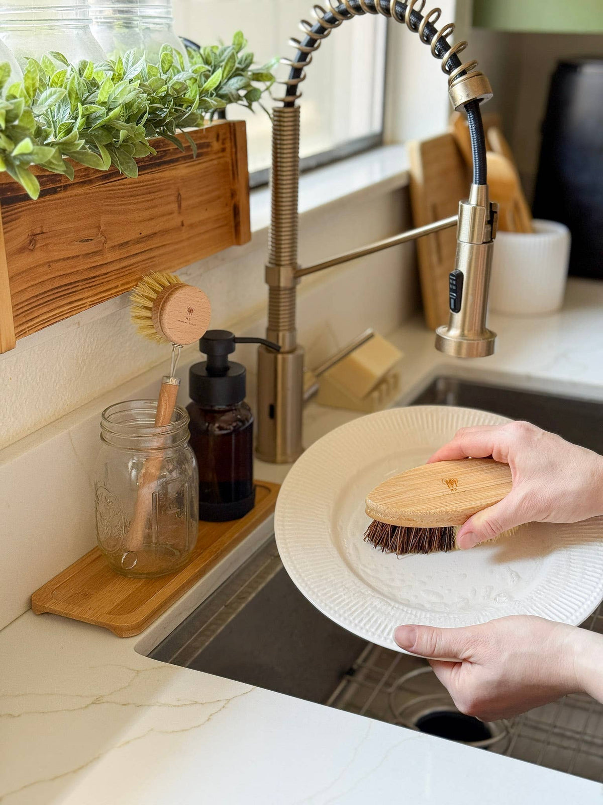 Two-in-One Multipurpose Scrub Brush - Echo Market