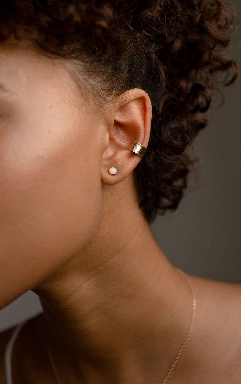 Load image into Gallery viewer, Hammered Ear Cuff: 14k Gold Fill - Echo Market
