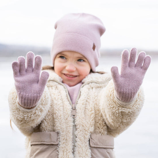Load image into Gallery viewer, Kids&amp;#39; Gloves: Knitted Merino and Cashmere - Echo Market
