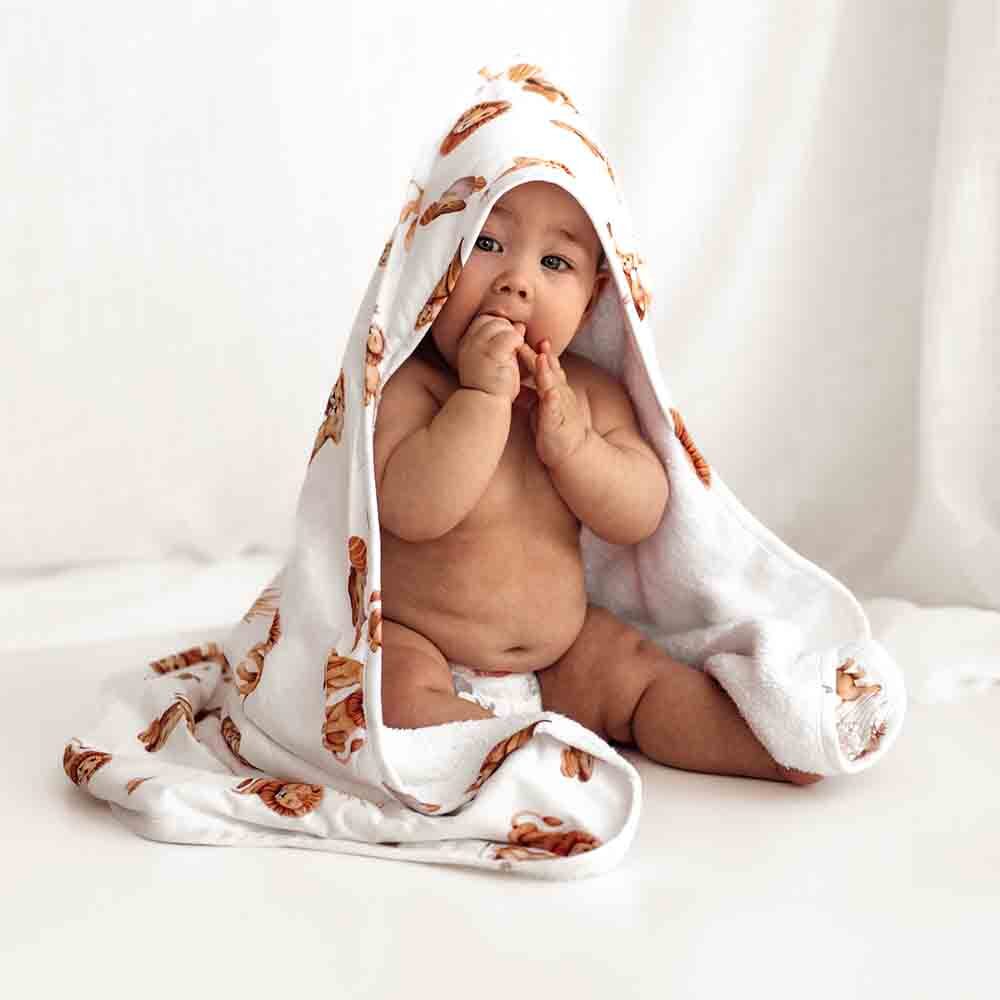 Load image into Gallery viewer, Lion Organic Hooded Baby Towel - Echo Market
