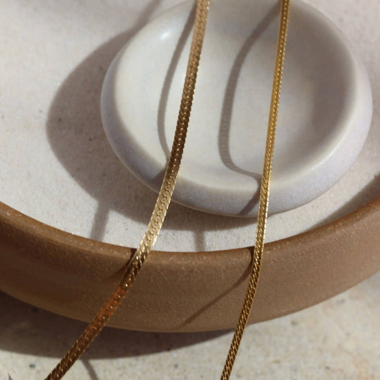 Load image into Gallery viewer, Luxe Herringbone Chain: 16&amp;quot; - Echo Market
