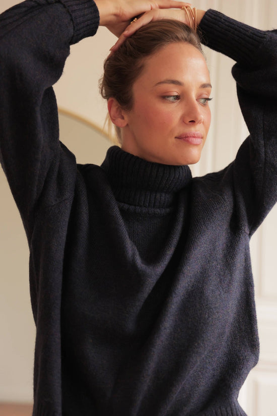 Load image into Gallery viewer, Mary sweater: Navy / M - Echo Market
